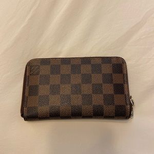Louis Vuitton Zippy Wallet Damier Ebene